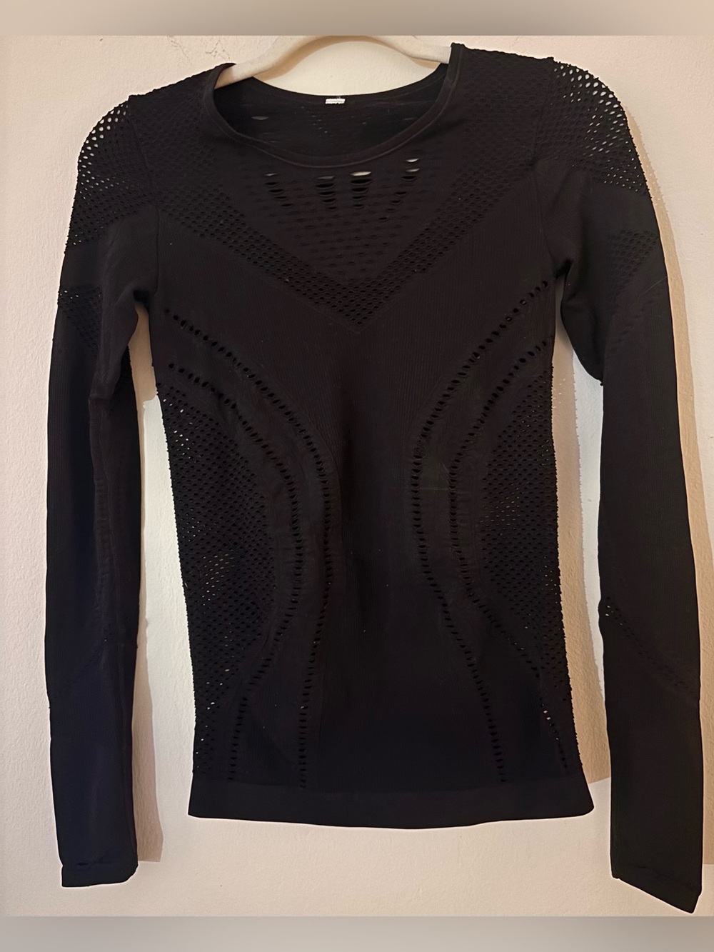 Alo Yoga Lark Long Sleeve Seamless Black Mesh Top